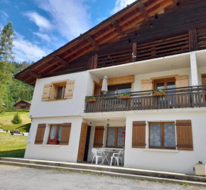 Les Granges 2 chambres et terrasse au soleil La Clusaz
